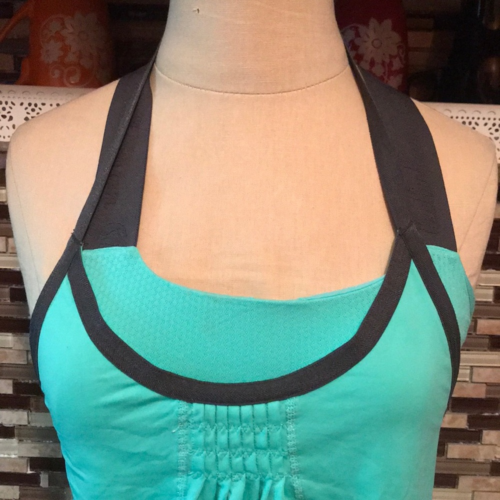 23-Lululemon top🔴 - Picture 2 of 7